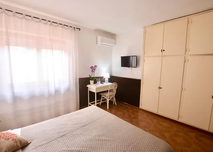 Han/Misafirhane Ristorante Rosella