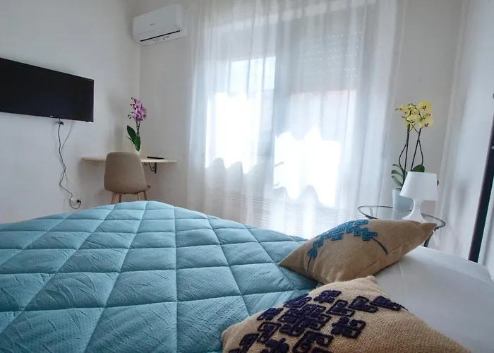 Han/Misafirhane Ristorante Rosella *